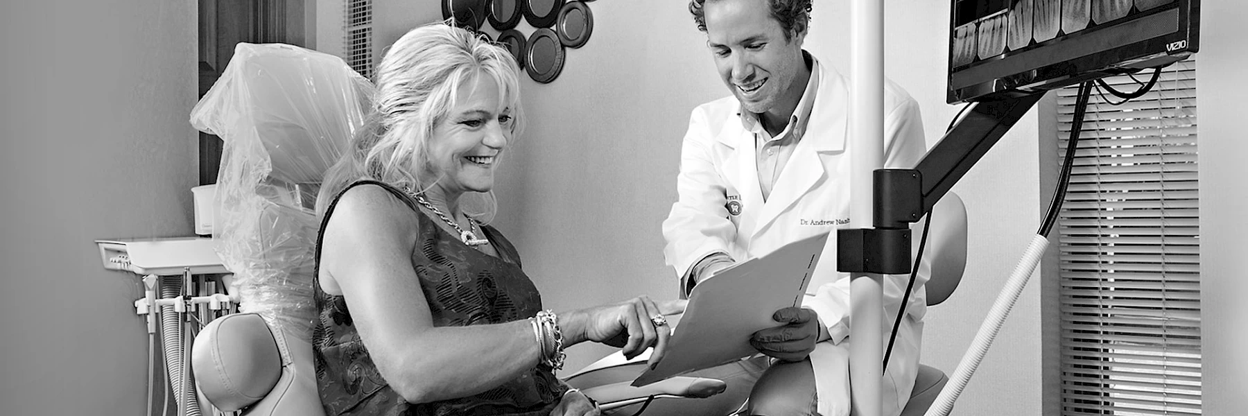 3_1_gold_testimonial-bkgd_cls_exam_dr-nash_amy_close_1920x1080